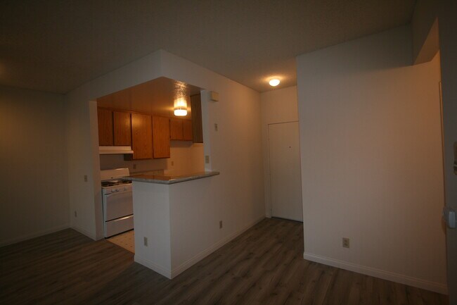 Building Photo - 3637 Clarington Ave