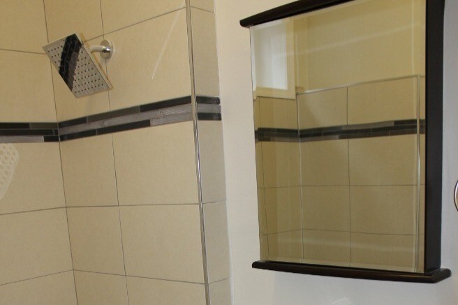 Bathroom - 3316 W Hutchinson St