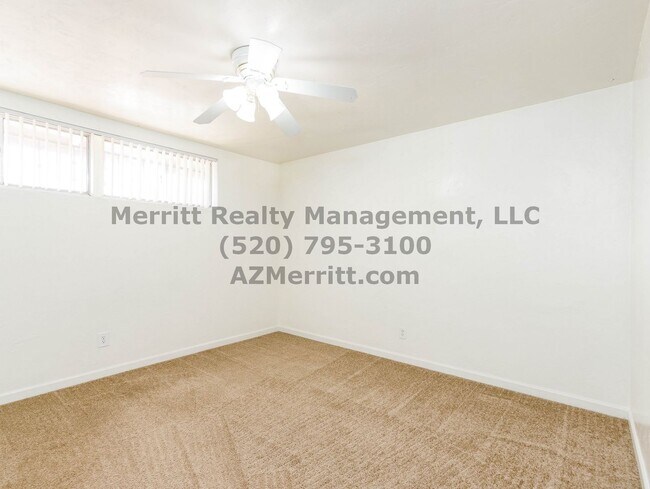 Building Photo - Sam Hughes 4 bedroom, 3 bath home with was...