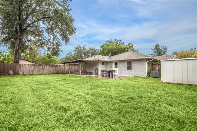 Building Photo - 5317 Nina Lee Ln