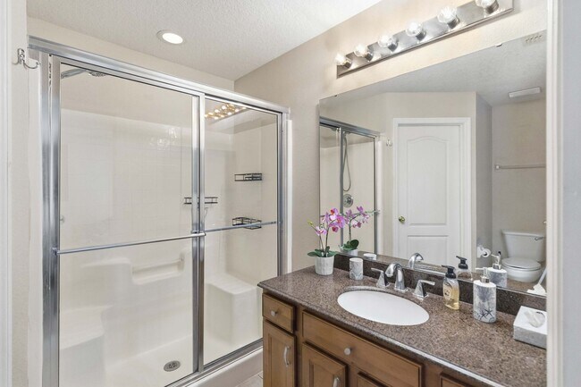 Building Photo - Single Family Home in Davenport now Available For Rent!