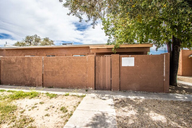 Building Photo - 3Br in gated community