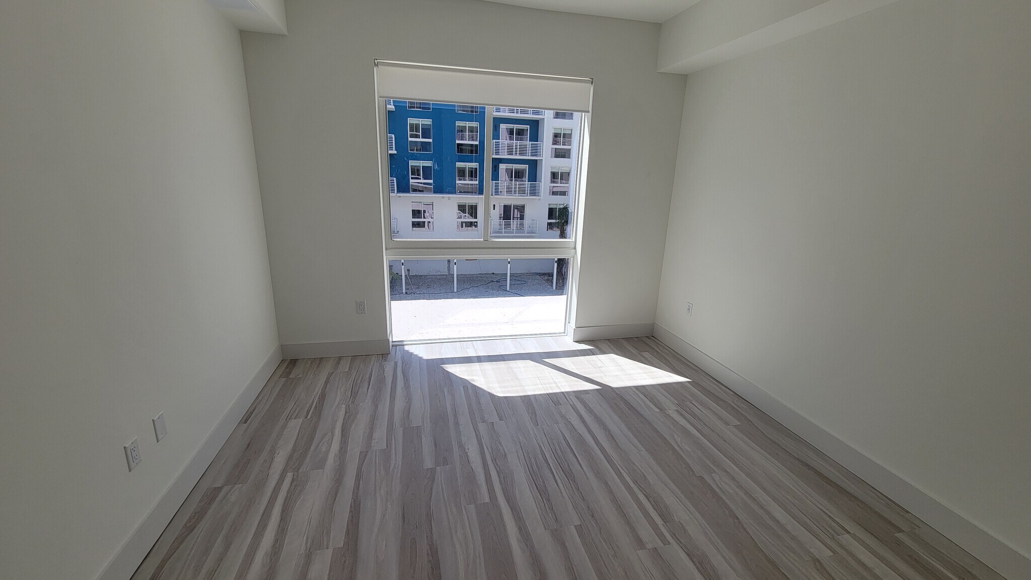 Building Photo - 2431 NE 187th St