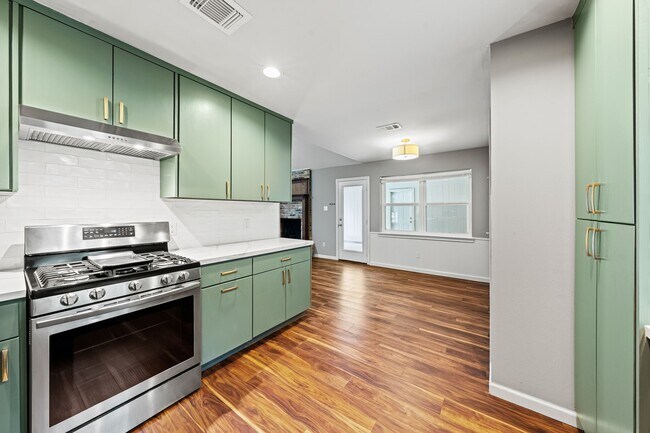 Building Photo - 25802 Maplewood Dr