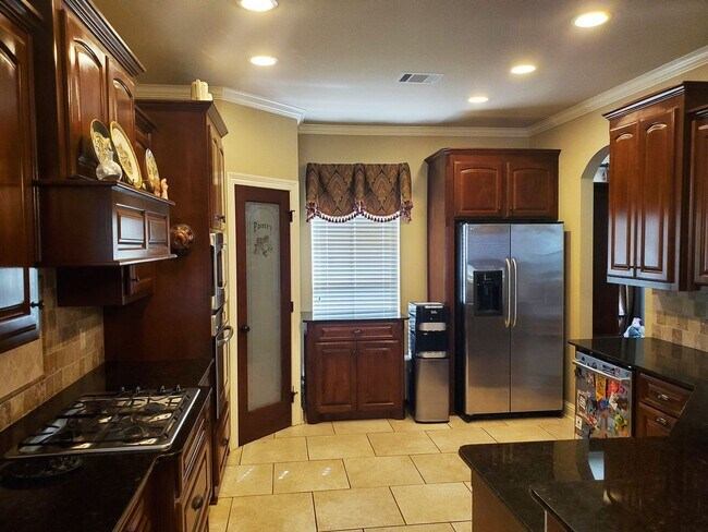 Building Photo - 416 Dogwood S Ln