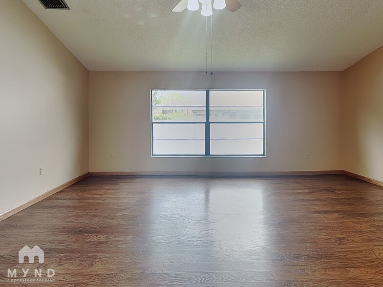 Building Photo - 2024 Sheffield Ct