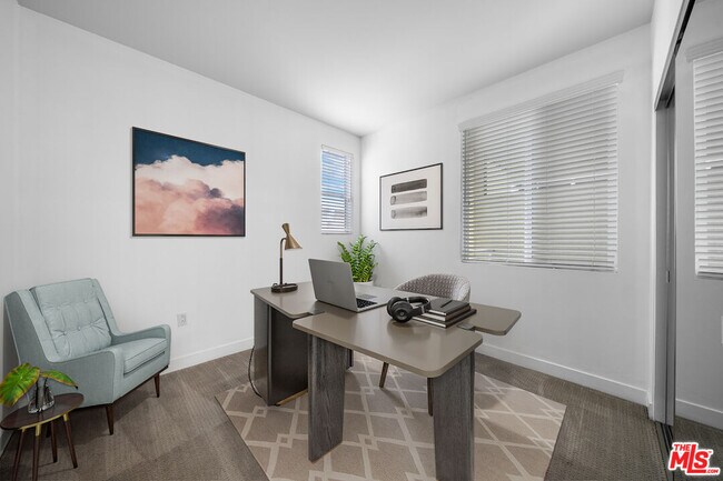 Building Photo - 436 S Virgil Ave