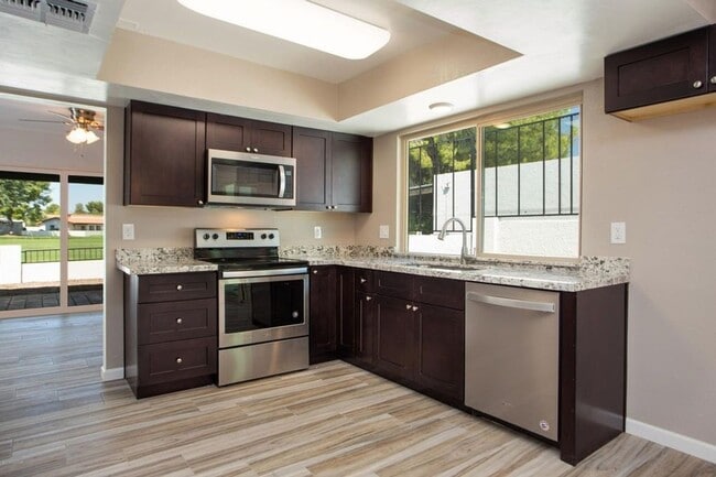Building Photo - 1383 N Calle Hermosa