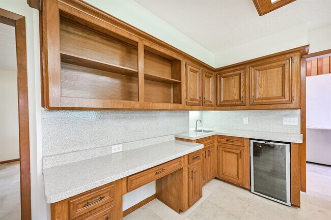 Building Photo - 16040 Dunes Dr