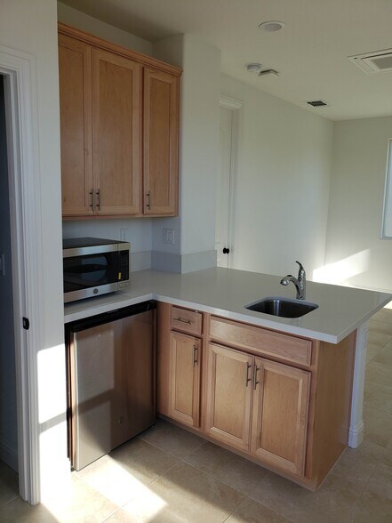 Building Photo - 1469 Terra Verde St
