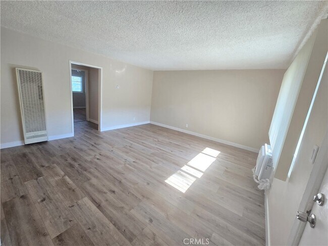Building Photo - 811 Orchid Ct
