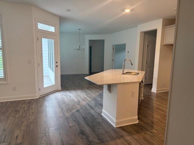 Building Photo - 1705 Pinecliff Ct