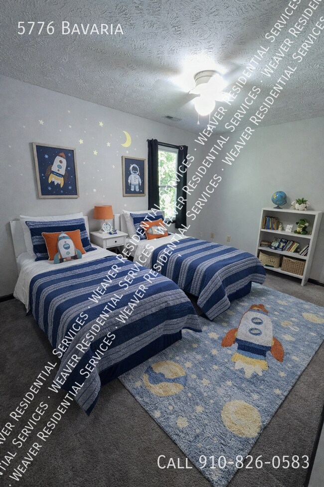 Building Photo - Cute Two Story in Fayetteville!