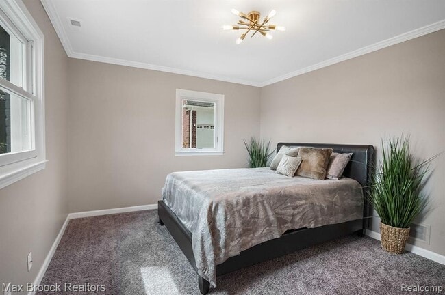 Building Photo - 2905 W Hickory Grove Rd