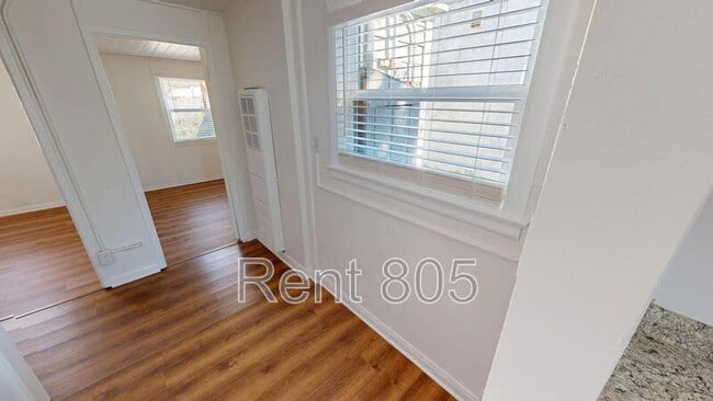 Building Photo - 45 Barry Dr