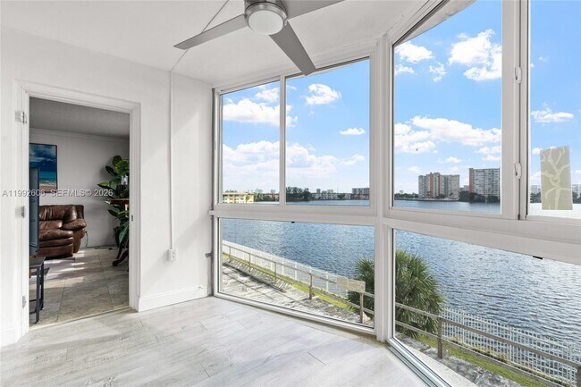 Building Photo - 1170 NE 191st St