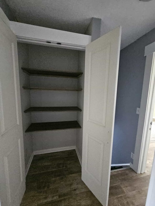 Building Photo - 93 N Rose Blvd