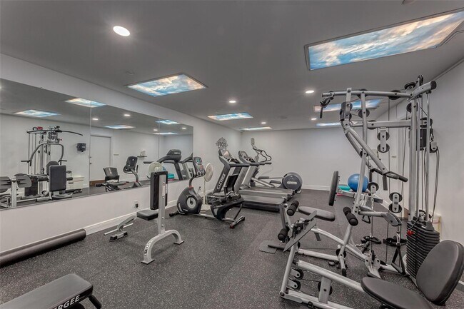 Building Photo - 2900 NE 14th Street Causeway