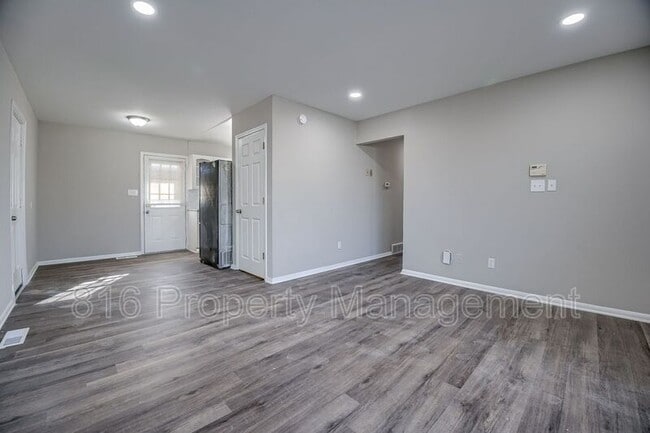 Building Photo - 7601 E 49th Terrace