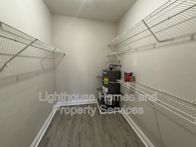 Building Photo - 5122 S Jones Blvd