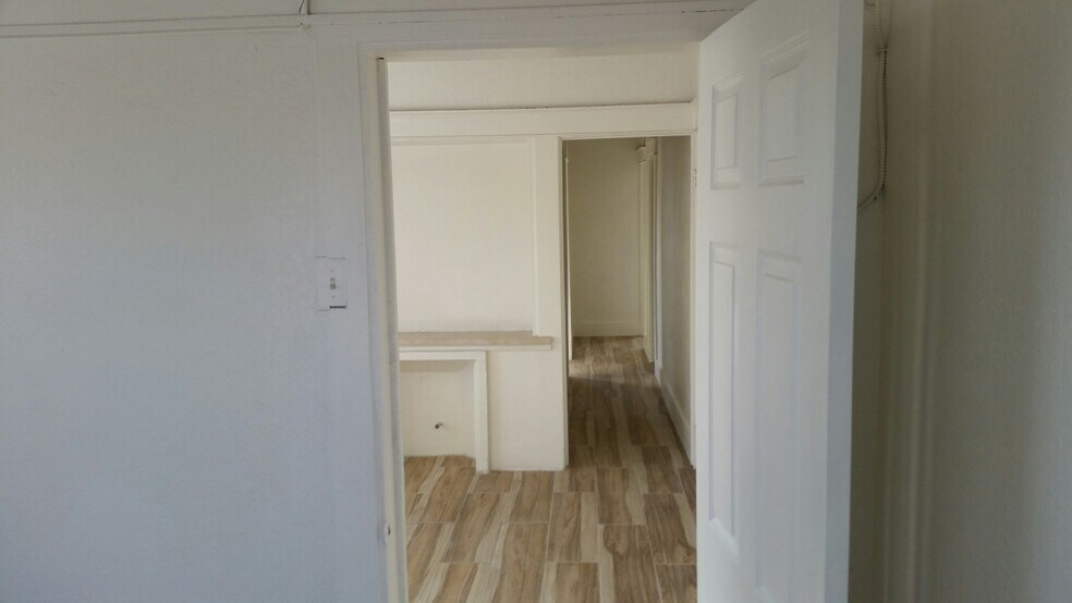 Hallway & Livingroom - 826 E 10th St