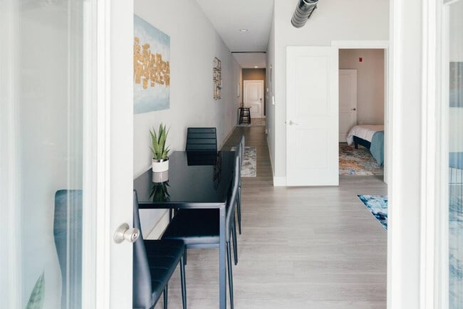 Building Photo - 202 E Main St