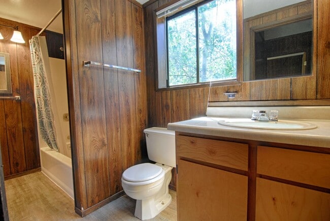 Building Photo - LONG-TERM RENTAL: Upper Floor Unit in Duplex with Washer/Dryer & Wood Stove!