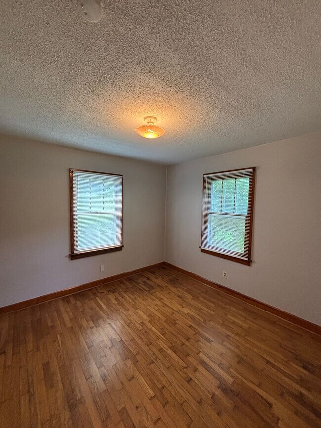 Building Photo - Newly Renovated and Accepting Section 8!!!