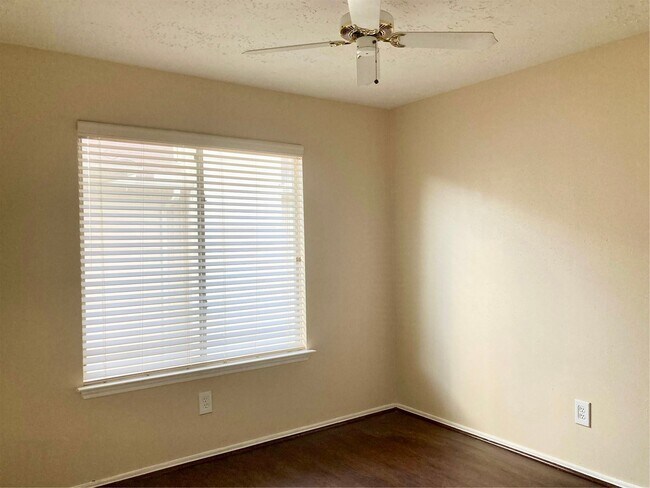 Building Photo - 12319 Fern Meadow Dr