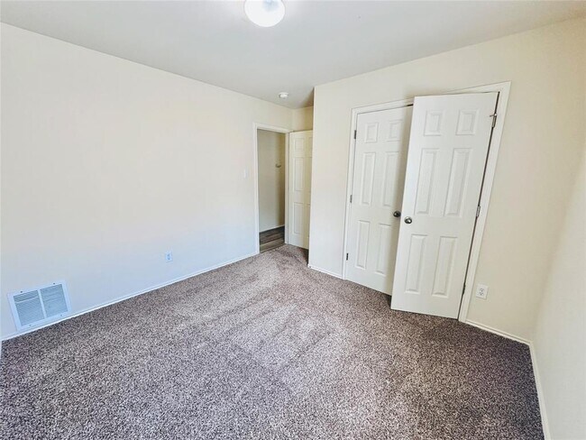 Building Photo - 2205 Boyds Way