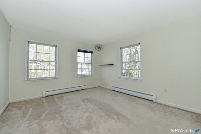 Building Photo - 5 Moody Ave