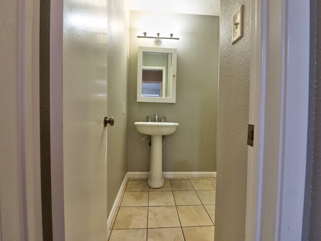 Building Photo - 9203 Danforth Way