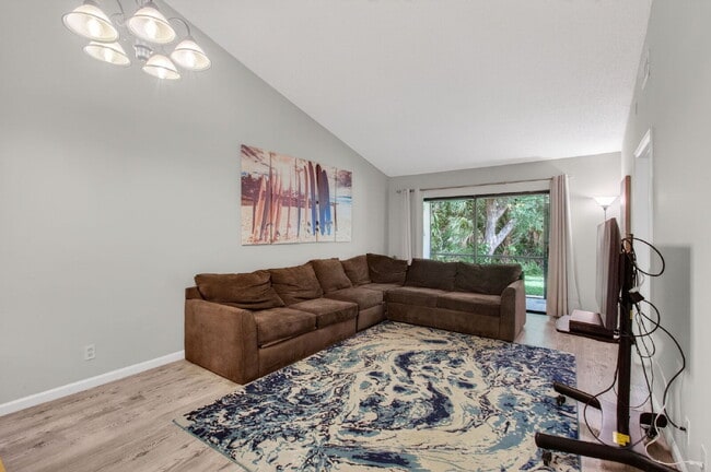 Building Photo - 460 Hardwood Pl