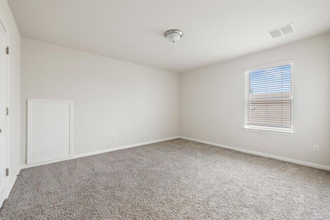 Building Photo - 205 Durango Downs Dr