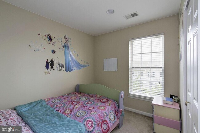 Building Photo - 7055 Oak Grove Way