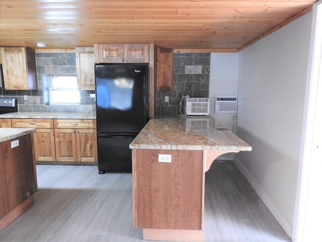 Building Photo - 2220 W Bell Vista Ave