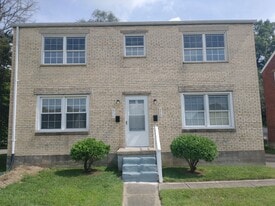 Building Photo - 372 Morris Dr