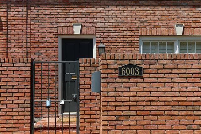 Building Photo - 6003 Hillcrest Ave