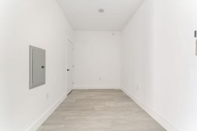 Building Photo - 43-45 W 32nd ST Unit 503