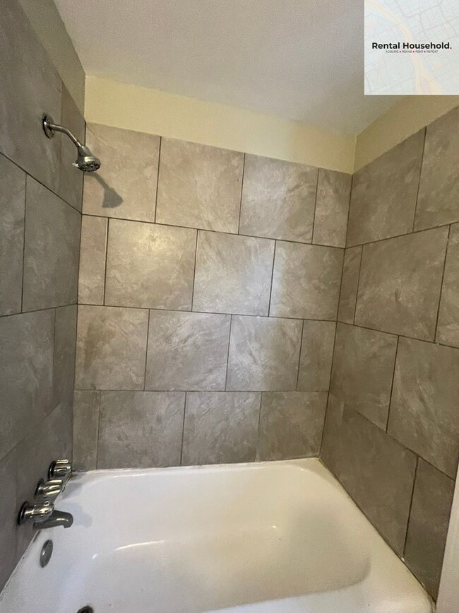 Building Photo - Beautiful 4 Bedroom Bungalow