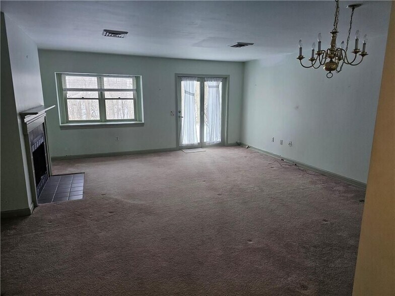 Building Photo - 37 Lawton Brook Ln