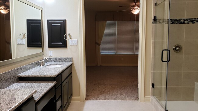 Building Photo - 9014 Meacom Dr