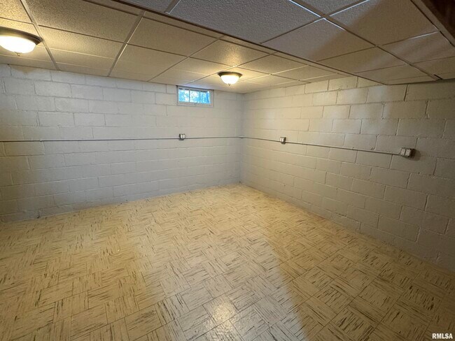 Building Photo - 1020 Brown St