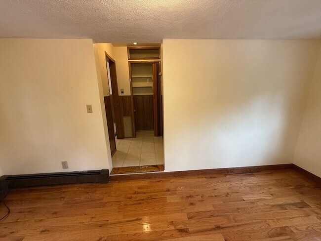 Building Photo - 87 Bartlett St