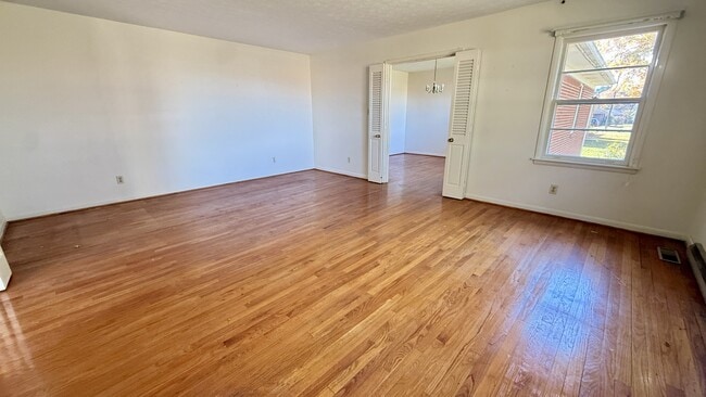 Building Photo - 6167 Wall Triana Hwy