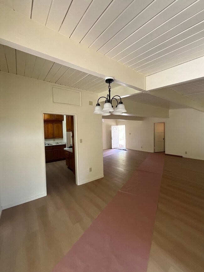 Building Photo - 8039 Cantaloupe Ave