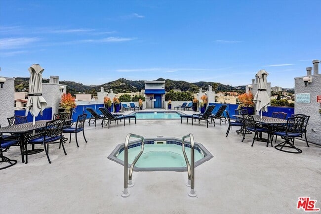 Building Photo - 1355 N Sierra Bonita Ave