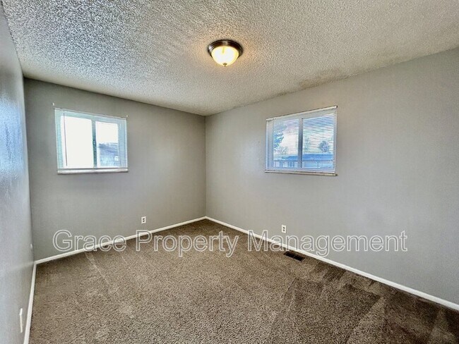 Building Photo - 2141 E 119th Pl