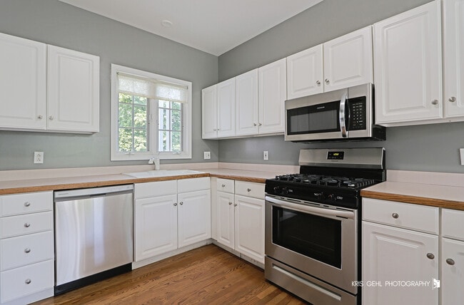 Building Photo - 1277 Queen Ann Ln