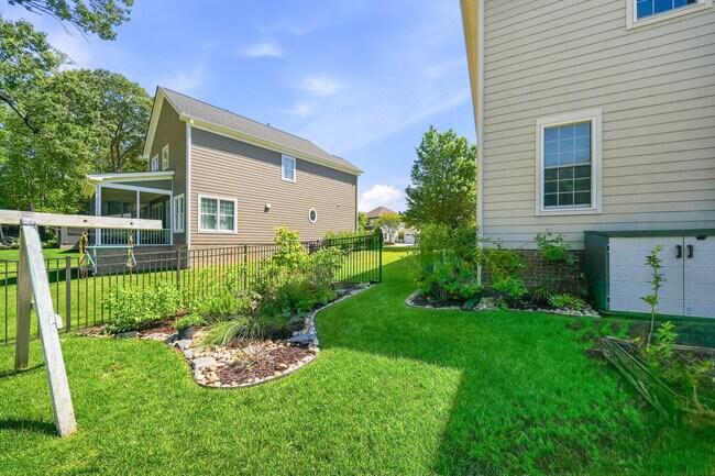 Building Photo - 3418 Raintree Cir